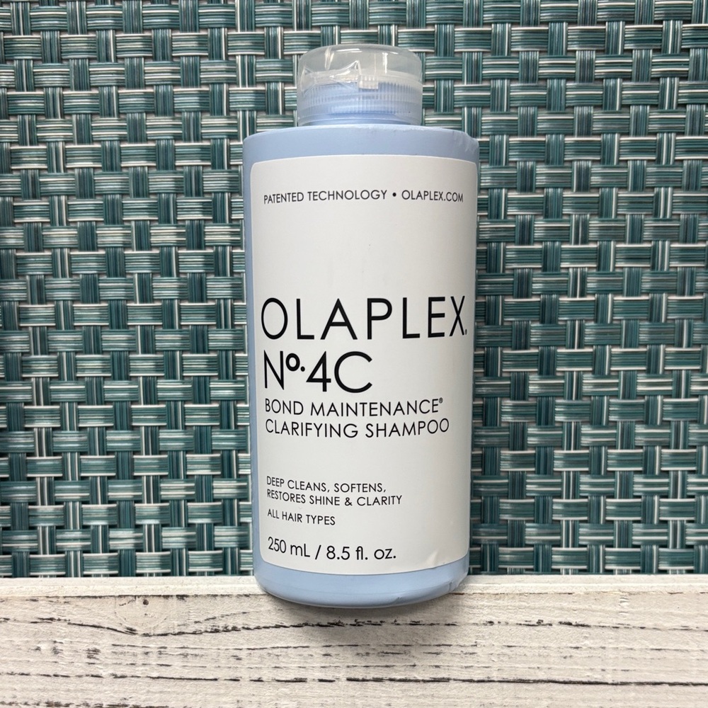 OLAPLEX No.4C Clarifying Shampoo